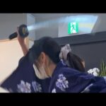 古武道女子　竹光を抜く