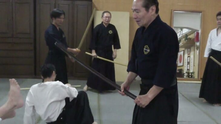 古武道　大東流合気柔術武門会7/31(日)　人の前や横を通る時の礼儀作法は剣術の応用　礼法その弐　動画が少し長いですが分かりやすいと思います。