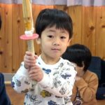 「日本の武道を知ってもらいたい」小さい竹刀で元気に歓声！園児たちが遊びながら剣道体験＝静岡・河津町