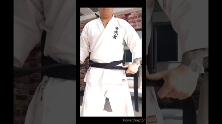 Belt won’t untie. 帯解かない. #karate #空手#martialarts #武道#kobejapan #神戸#黒帯 #fitness #フィットネス #tips #お知らせ